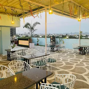 Laakhan By Ghumo 4* Udaipur