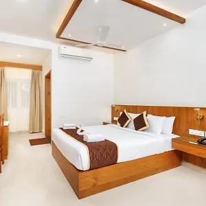 Lincoln Square 4* Thekkady
