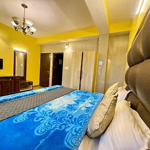 Hotel The Royal Moon, Shimla